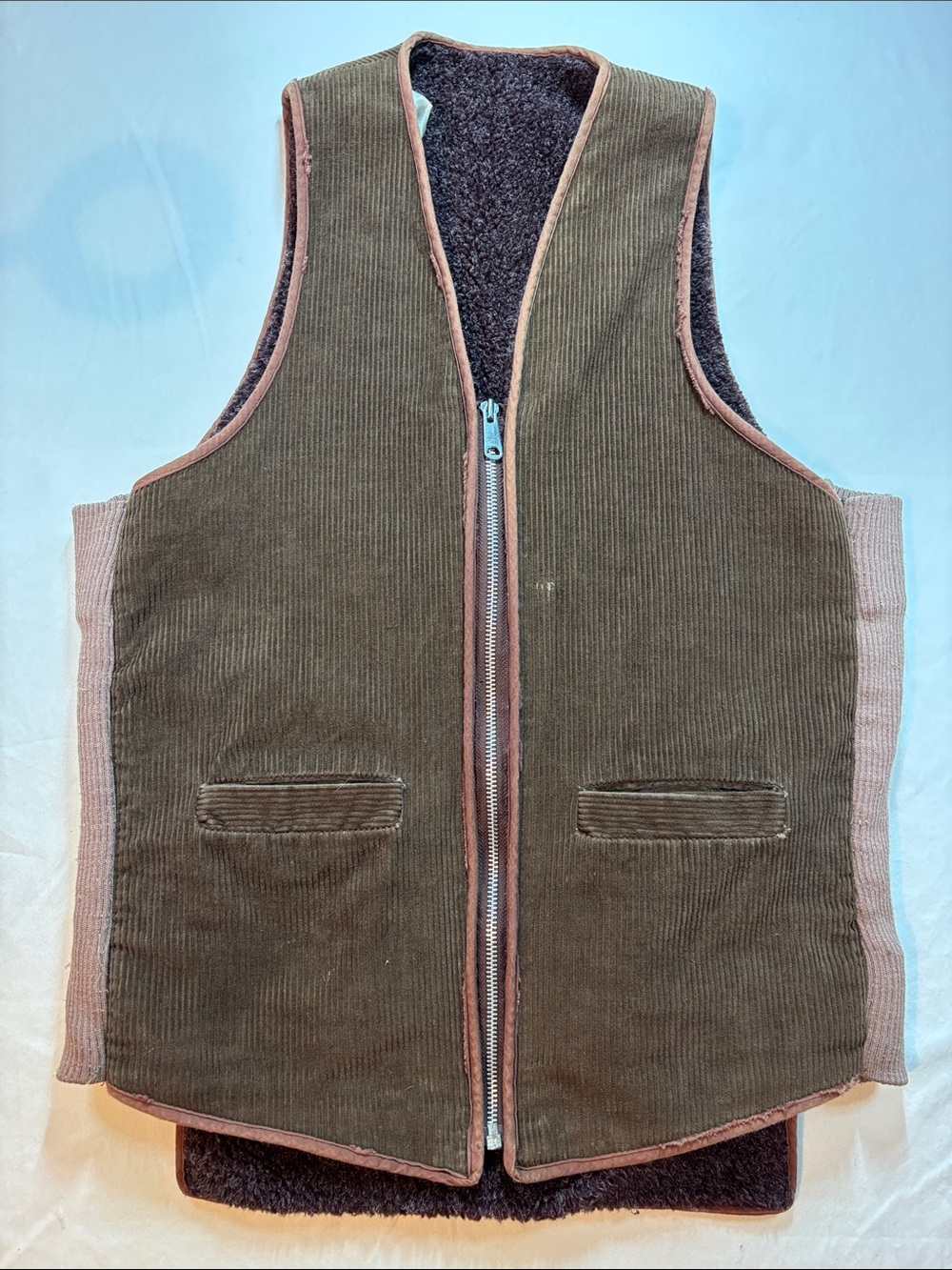 Vintage 1970s Canadian Corduroy Sherpa Vest Brown Hunting Workwear Men’s M